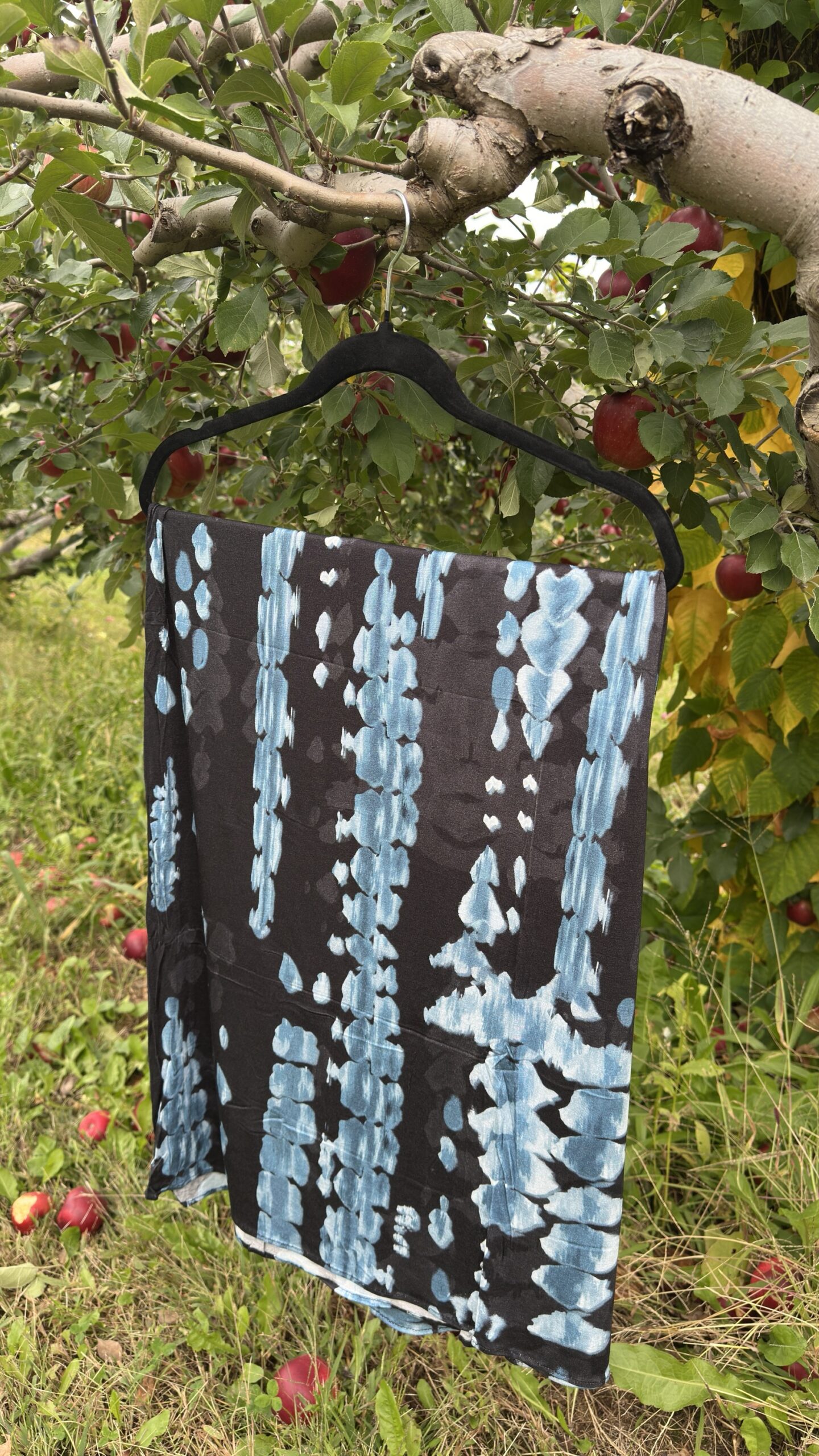 Indigo Print Jersey Hijab - Image 2